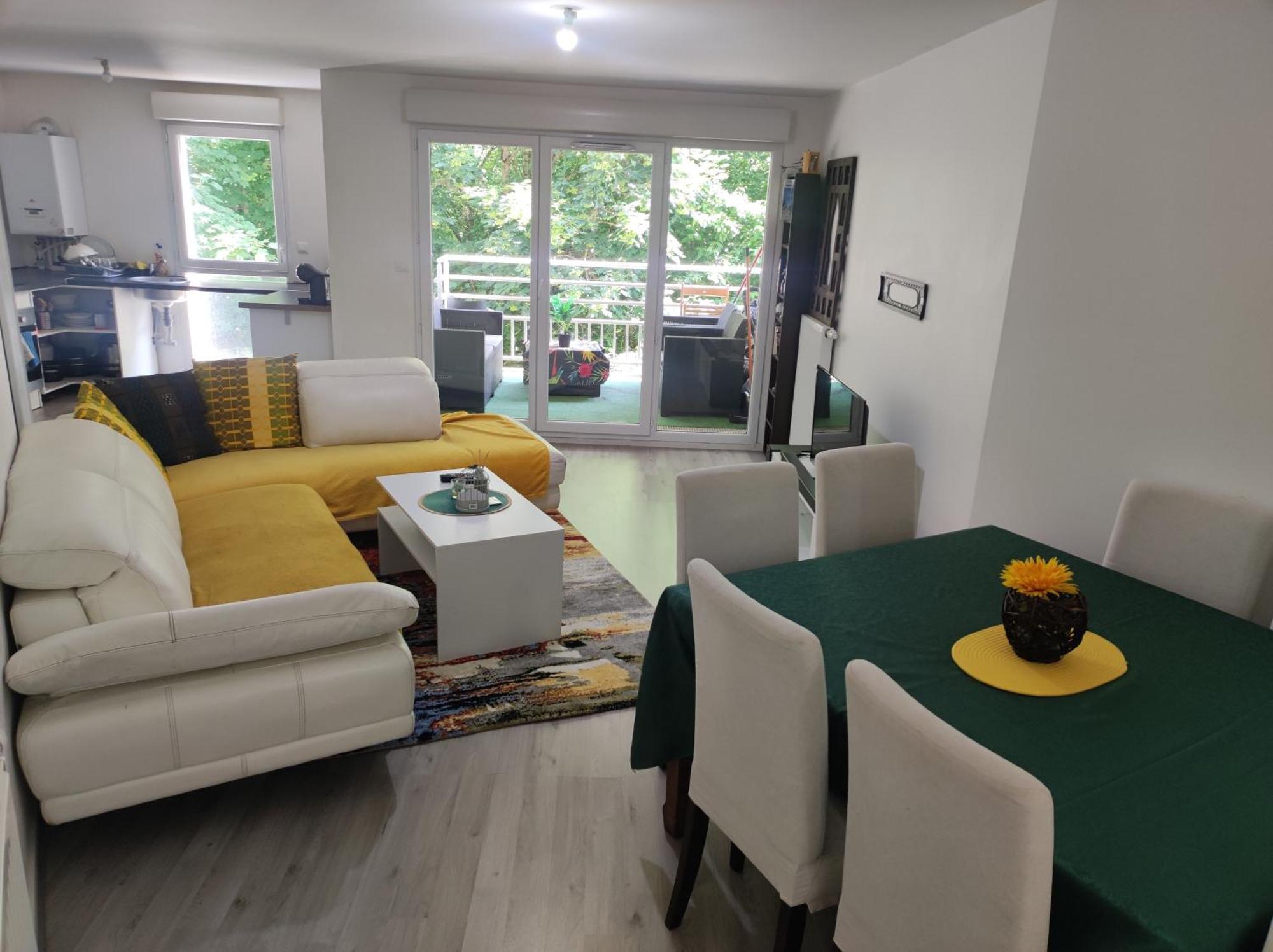 Cosy 80m² Apartment Thiais